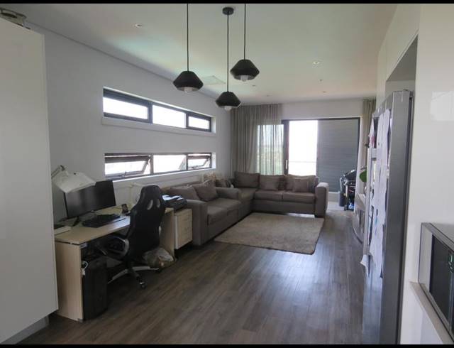 2 BEDROOM APARTMENT FOR SALE IN STEYN CITY